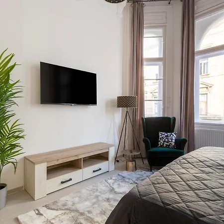 Lh Gallery Apartment