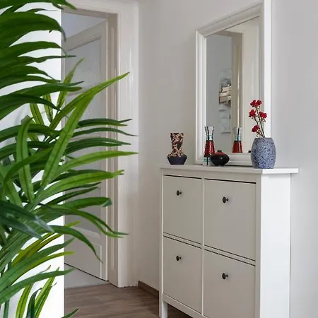 Lh Gallery Apartment