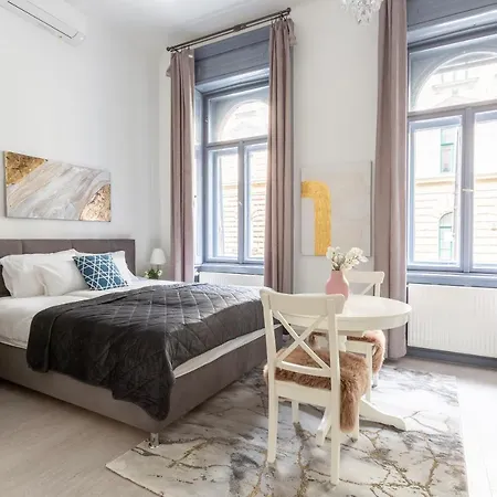 Lh Gallery Apartment