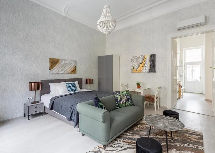 Lh Gallery Apartment
