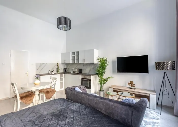 Lh Gallery Apartment